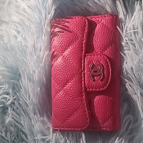 Chanel Quilted Pink Key Holder/card holder with silver interlocking C logo. - Picture 2 of 12